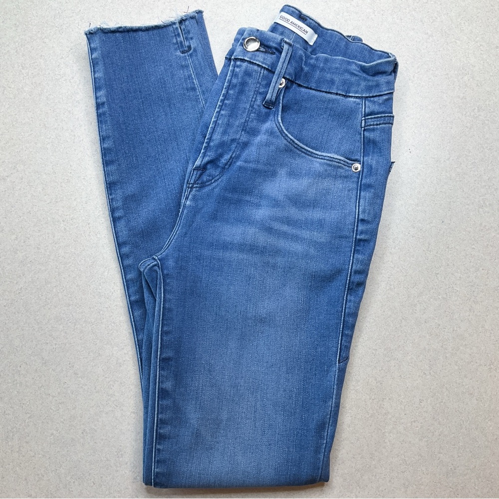 Good American Good Waist Skinny Jean 00/24 Light‎ Wash Slit Hem